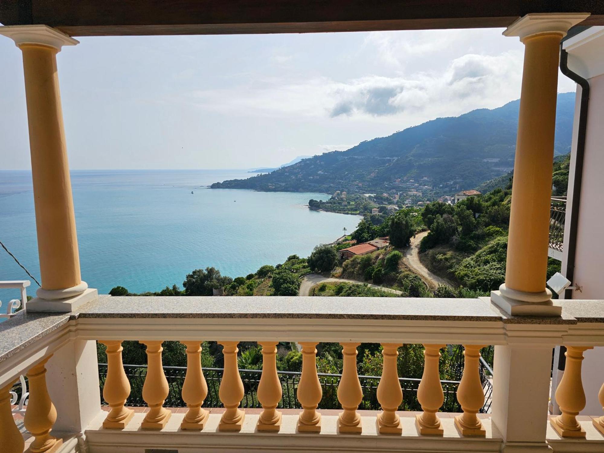 Vila Avocado Ventimiglia Exteriér fotografie